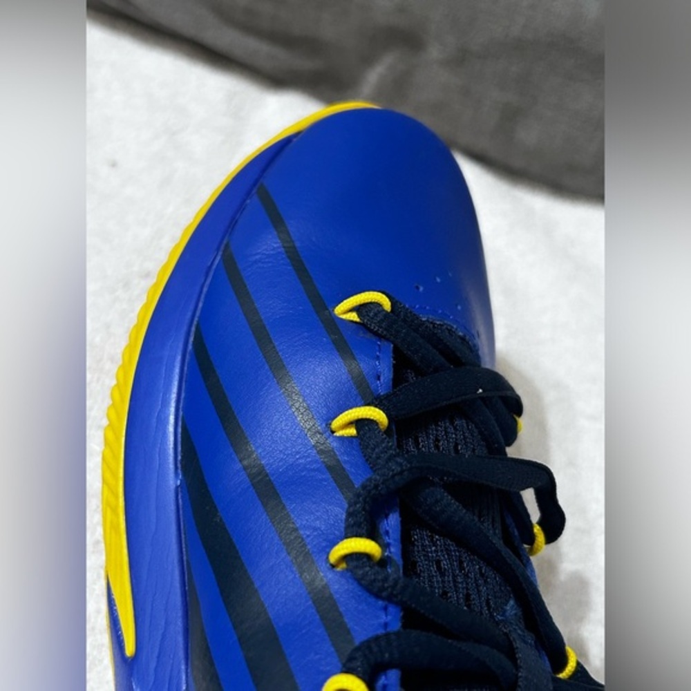 Under armour youth lockdown blue and yellow‎ sneakers size 6, barely worn - Picture 5 of 15